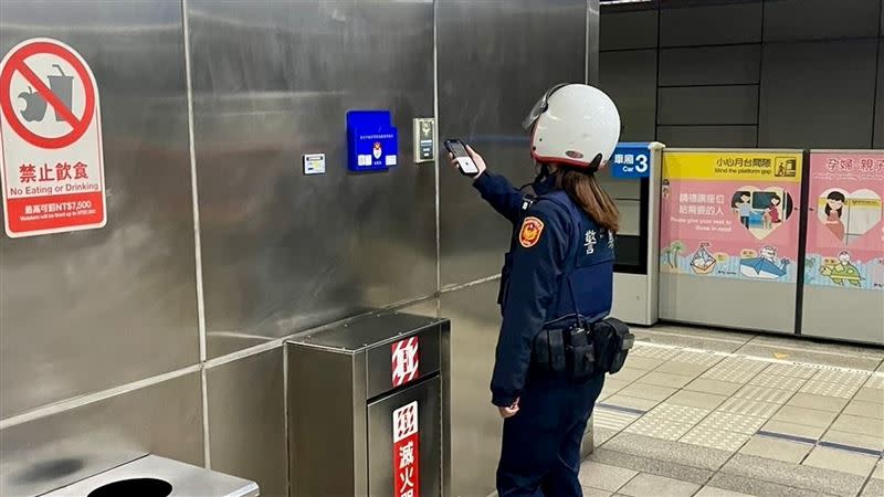 警方加強捷運江子翠站的巡邏。（圖／翻攝畫面）