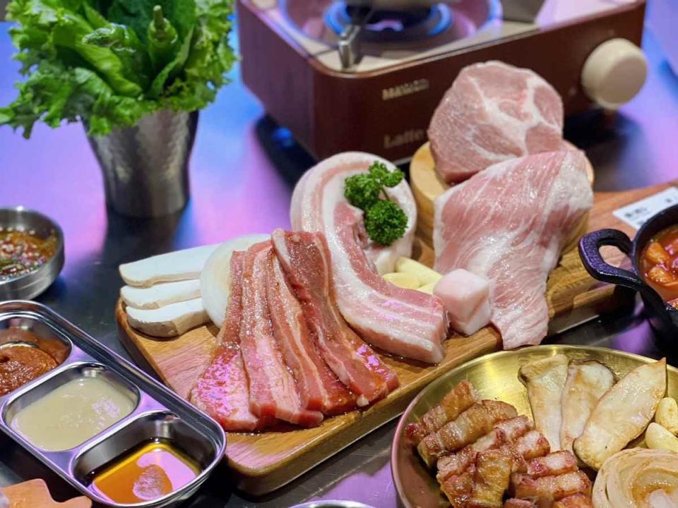 「金咕韓式原塊烤肉」保留韓式烤肉道地餐點 圖片來源：LOOKin編輯拍攝