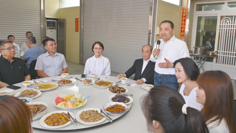 國民黨總統參選人侯友宜從5月中被徵召提名後，積極整合知識藍和本土藍，並南下向前立法院長王金平請益。（圖／報系資料照）