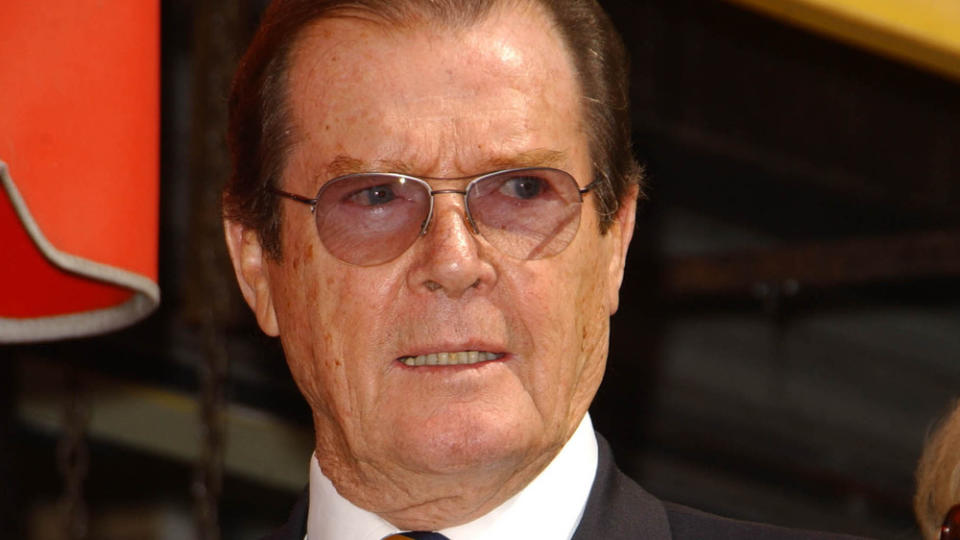 Roger Moore bei der Feier zur Einweihung seinen Sterns auf dem Hollywood Walk of Fame 2007 in Los Angeles