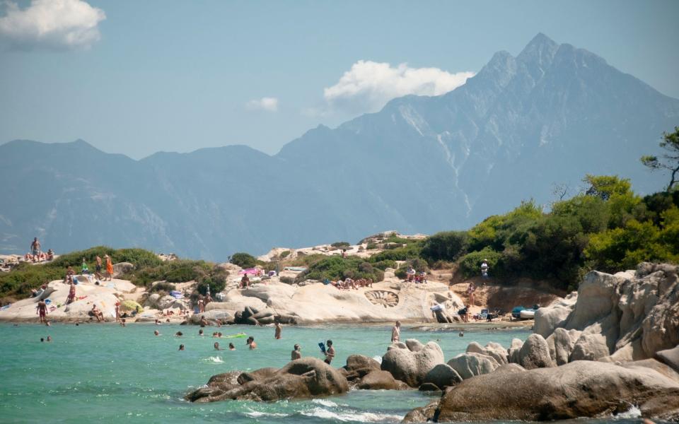 Halkidiki beach with Holy Mount Athos in the background - Jean-Philippe Tournut