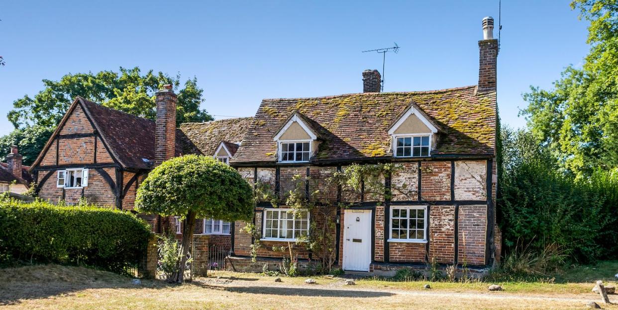 the vicar of dibley cottage for sale in buckinghamshire village