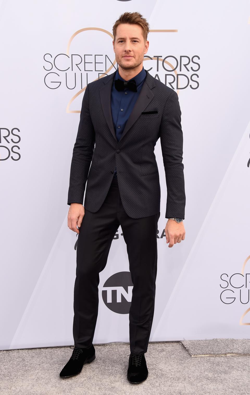 <h1 class="title">Justin Hartley in Christian Louboutin shoes</h1><cite class="credit">Photo: Getty Images</cite>