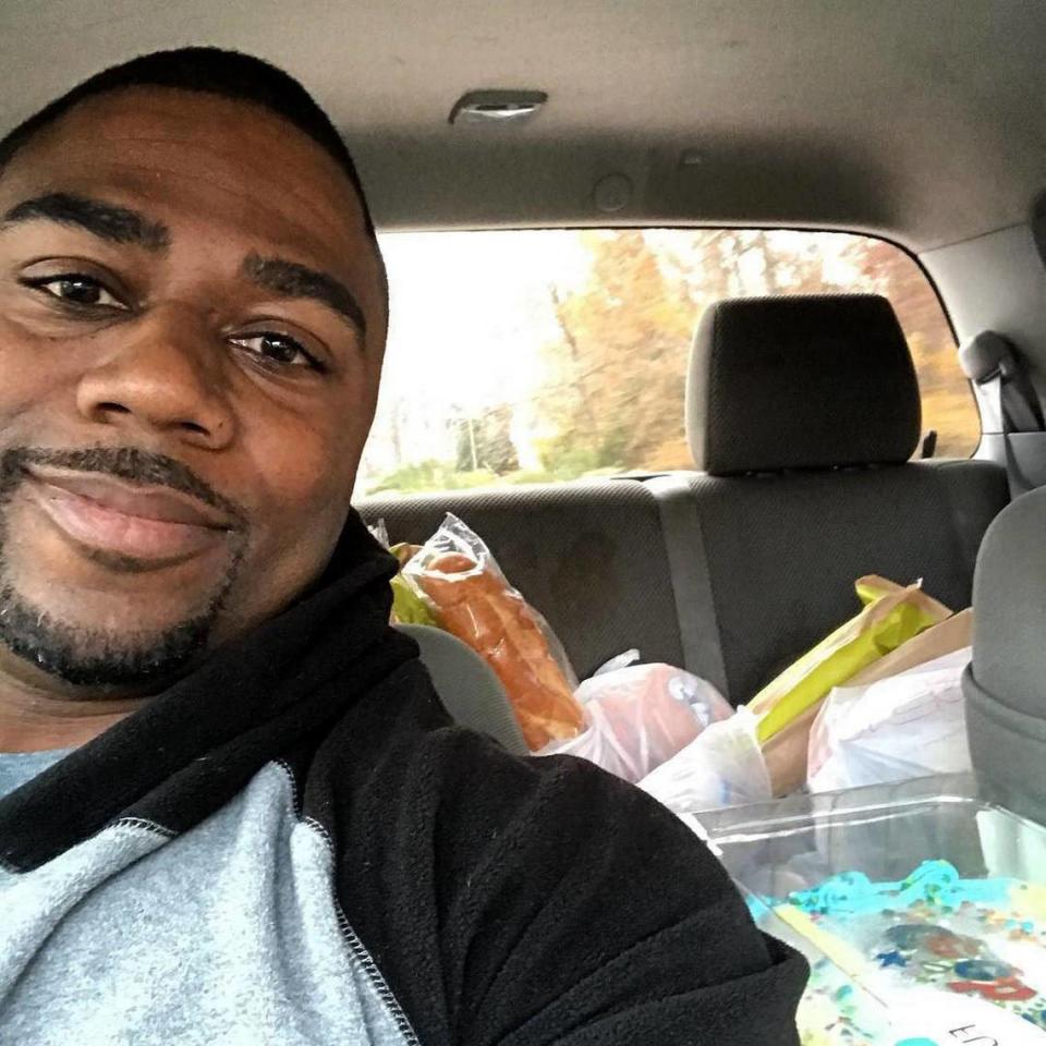 Charlotte-area bodybuilder and personal trainer Emmett Ballard will donate prize money to nonprofit Common Heart’s Common Cupboard program in North Carolina, if he wins the $20,000 Mr. Health and Fitness competition.