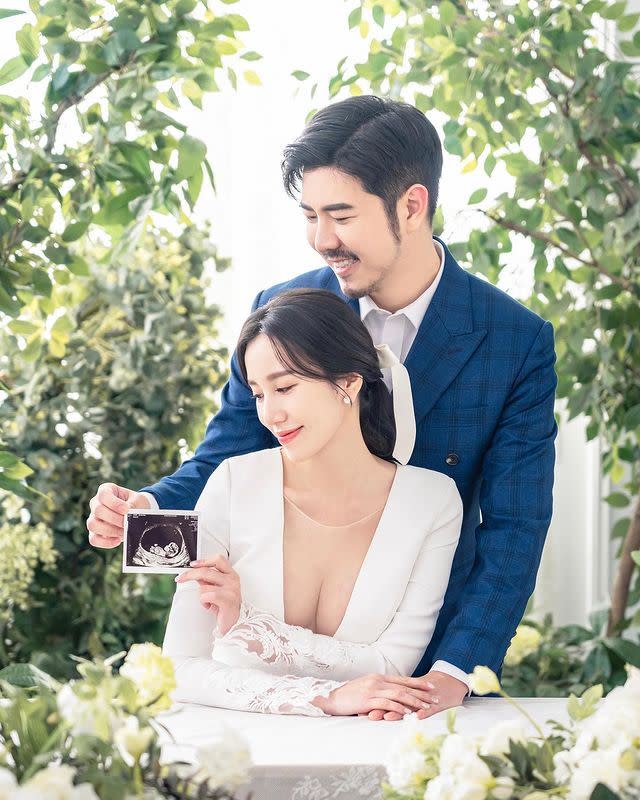 Apple（黃暐婷）與牙醫男友趙國翔結婚1年。（圖／翻攝自AppleIG）