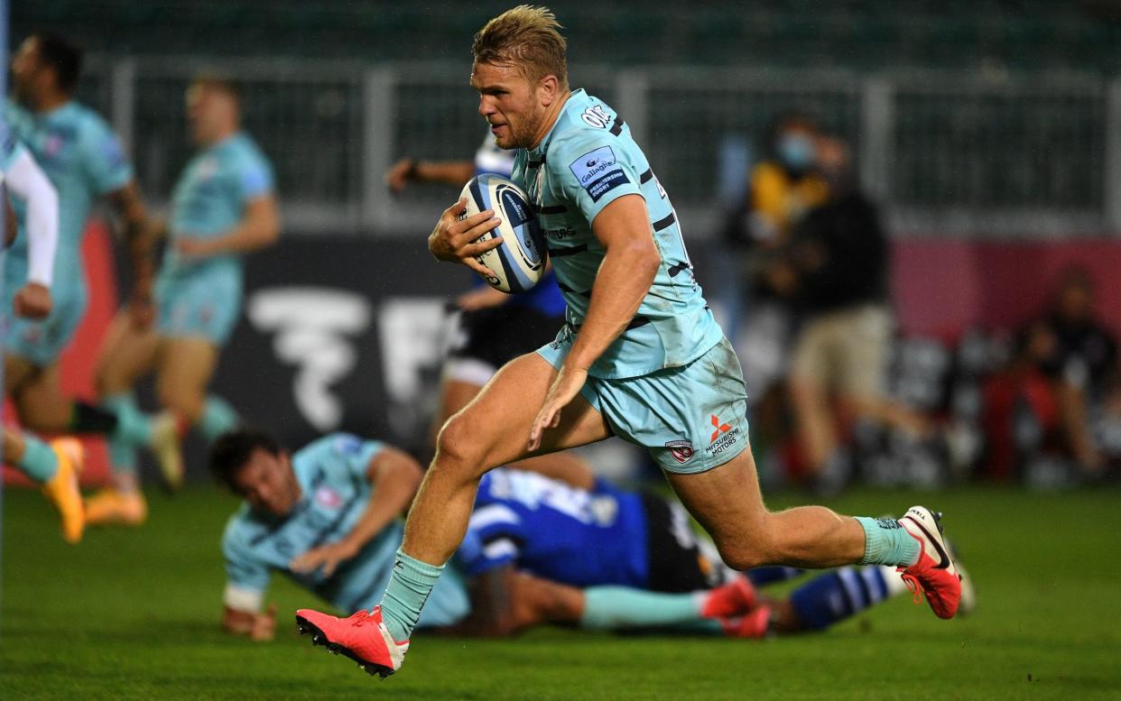 Chris Harris of Gloucester Rugby runs through for his team's first try during the Gallagher Premiership Rugby match between Bath Rugby and Gloucester Rugby at on September 22, 2020 in Bath, England. Sporting Stadiums around Europe remain empty due to the Coronavirus Pandemic as Government social distancing laws prohibit fans inside venues resulting in games being played behind closed door - Getty Images Europe /Harry Trump 