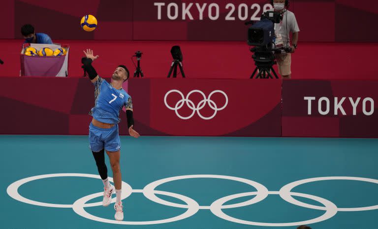 Conte sirve frente al equipo del Comité Olímpico Ruso, que le ganó por 3-1 a la Argentina en el estreno olímpico.