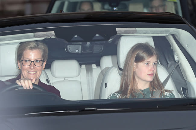 sophie-wessex-driving-lady-louise-windsor