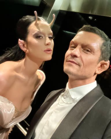 <p>Katy Perry/Instagram</p> Katy Perry and Orlando Bloom take selfie with alien glam