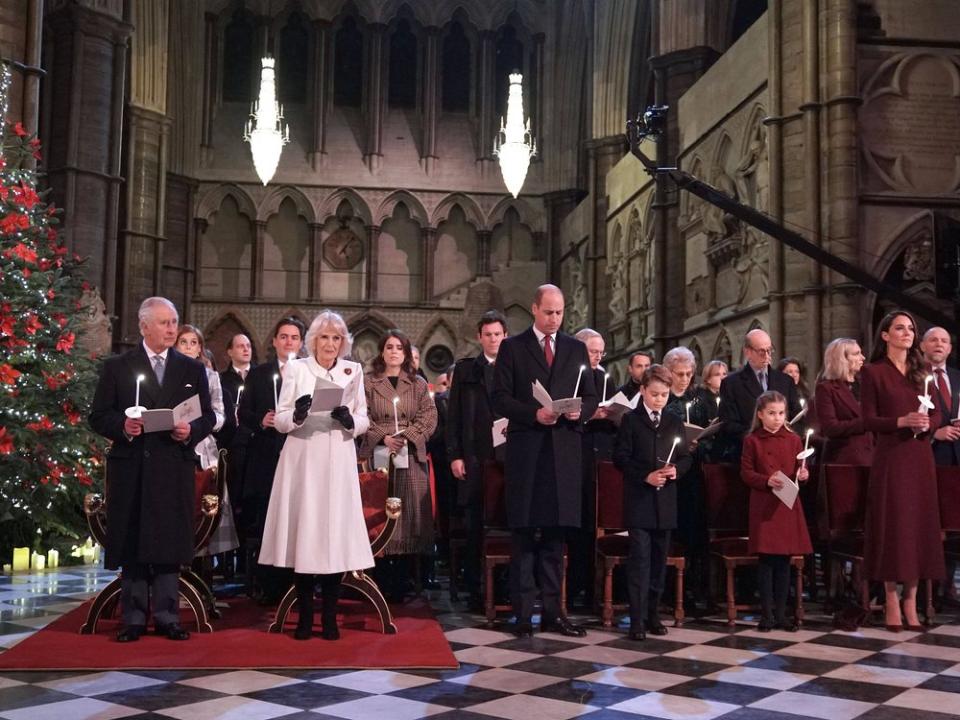 König Charles und Queen Consort Camilla mit Prinz William und seiner Familie. (Bild: imago/i Images)