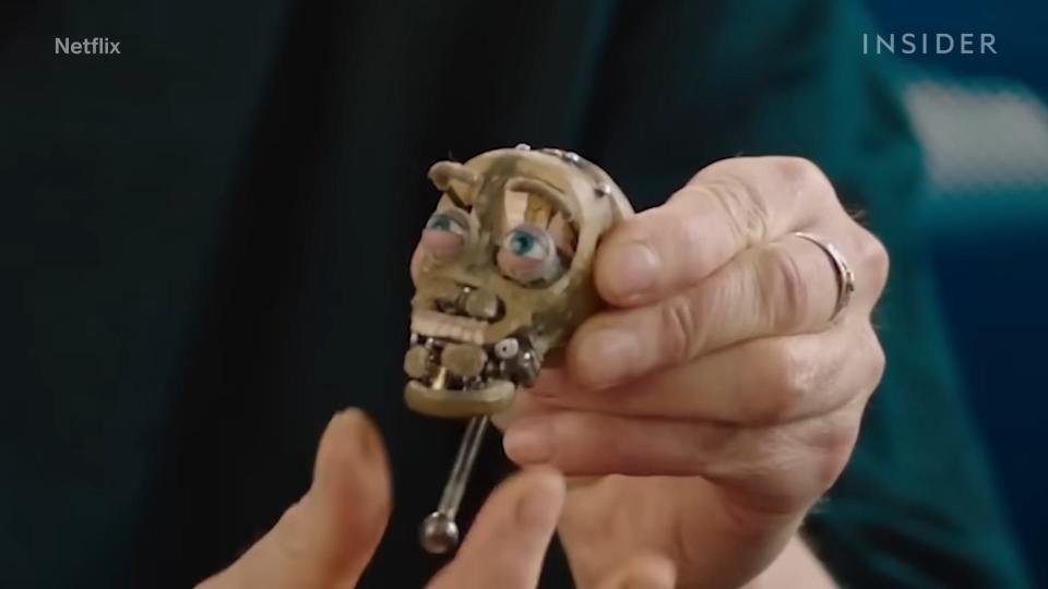 The faces of most puppets in the film were controlled by a complex system of mechanical gears.