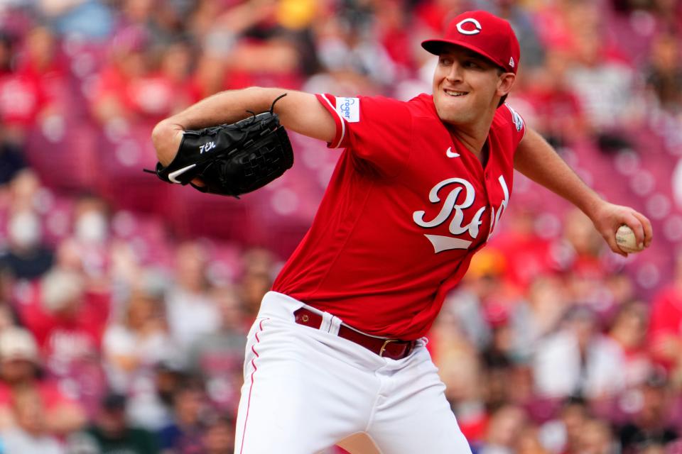 Reds starting pitcher Nick Lodolo delivers in the first inning against the White Sox.