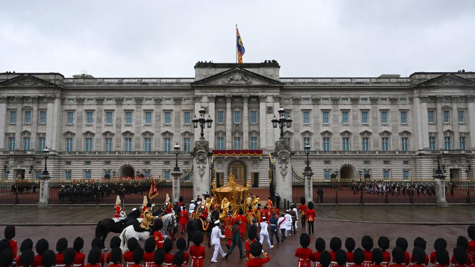 There’s a secret ATM at Buckingham Palace