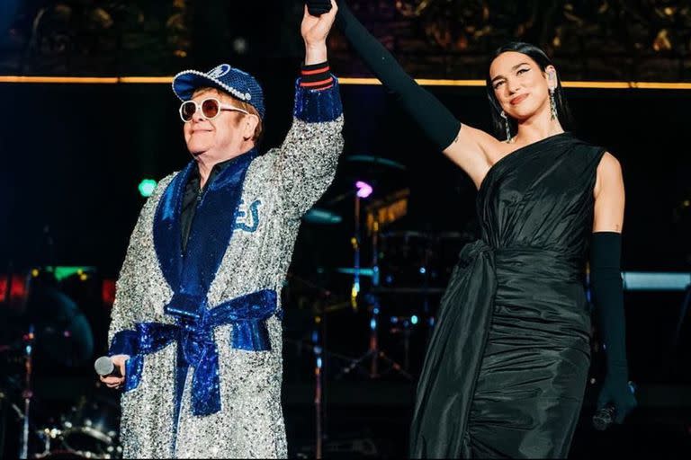 Dua Lipa acompañó a Elton John en su concierto despedida de los escenarios