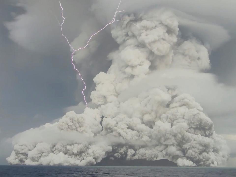 Eruption of the underwater volcano Hunga Tonga-Hunga Ha'apai off Tonga