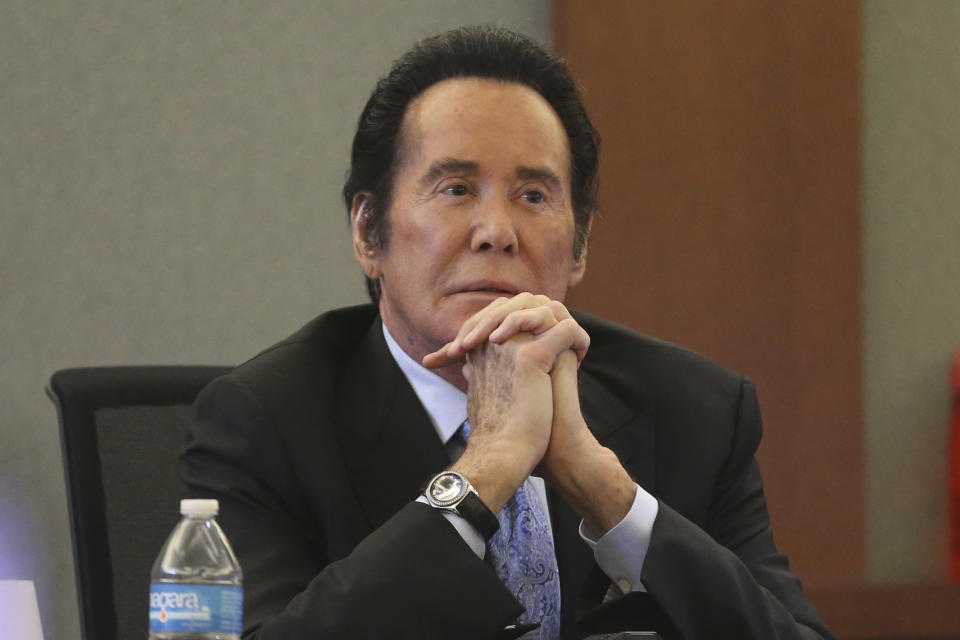 Wayne Newton takes the witness stand in the State of Nevada case against Weslie Martin, accused of burglarizing Newton's home, at the Regional Justice Center in Las Vegas, Tuesday, June 18, 2019. (Erik Verduzco/Las Vegas Review-Journal via AP)