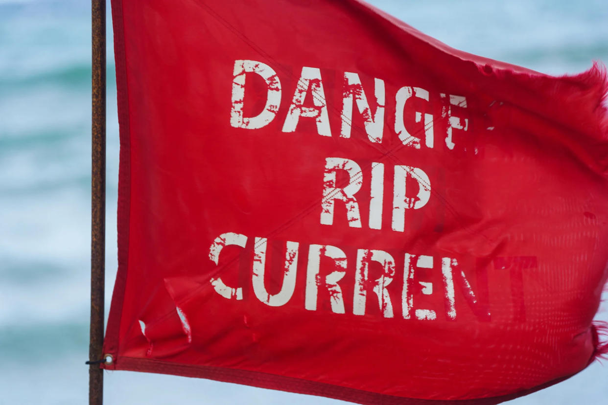 Rip current flag.