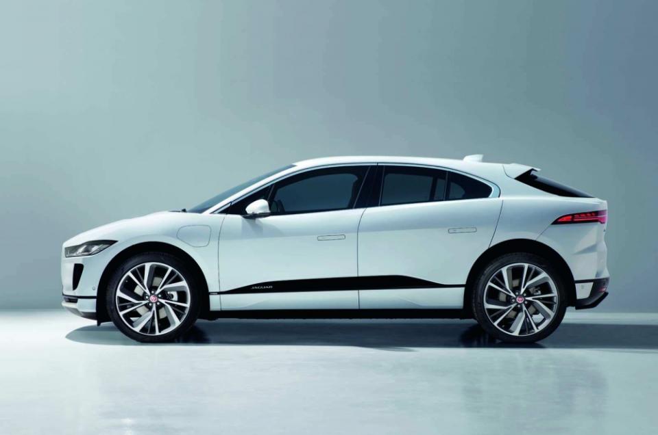 J-Pace將是2027年前Jaguar旗下唯一存在的汽油動力車系（圖片來源： https://www.autocar.co.uk/car-news/new-cars/jaguar-j-pace-to-fight-porsche-cayenne）