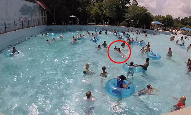 The lifeguard reacted within 10 seconds. Photo: Youtube/Lifeguard Rescue