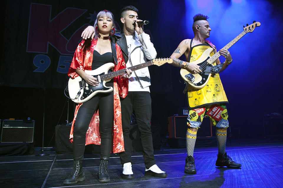 15. DNCE, “Cake by the Ocean”