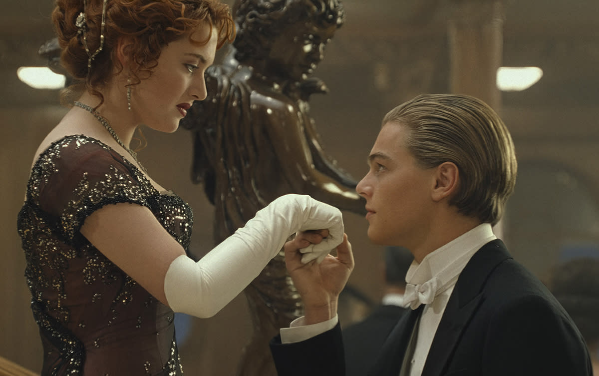 Kate Winslet como Rose y Leonardo DiCaprio como Jack en 'Titanic' de James Cameron (Foto: 20th Century Studios)