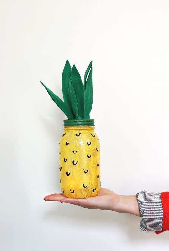 <p>Upcycle your smoothie jam jar into a novelty pineapple to brighten your mornings. [<i><a href="https://uk.pinterest.com/pin/95068242111314816/" rel="nofollow noopener" target="_blank" data-ylk="slk:Photo: Pinterest];elm:context_link;itc:0;sec:content-canvas" class="link ">Photo: Pinterest]</a></i></p>
