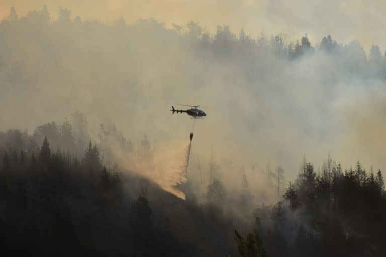 El humo durante los incendios que se dieron días atrás en El Bolsón