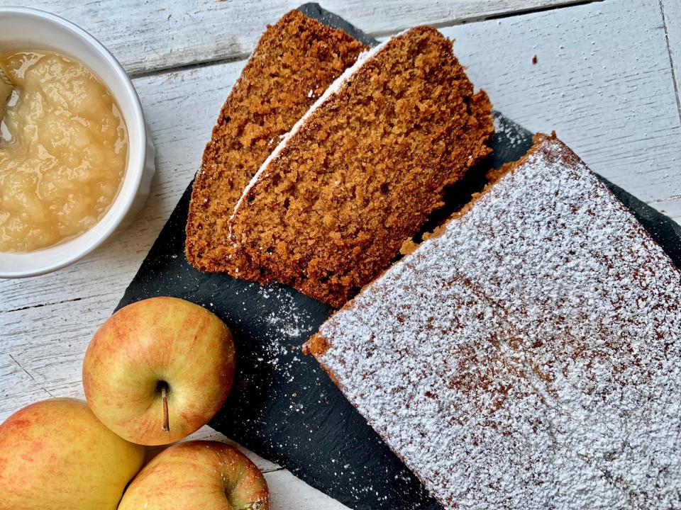 Applesauce Cake