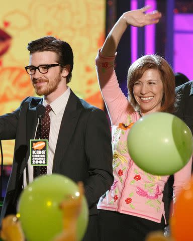 <p>Kevin Winter/Getty</p> Drake Bell and Nancy Sullivan at the Kids' Choice Awards on March 29, 2008