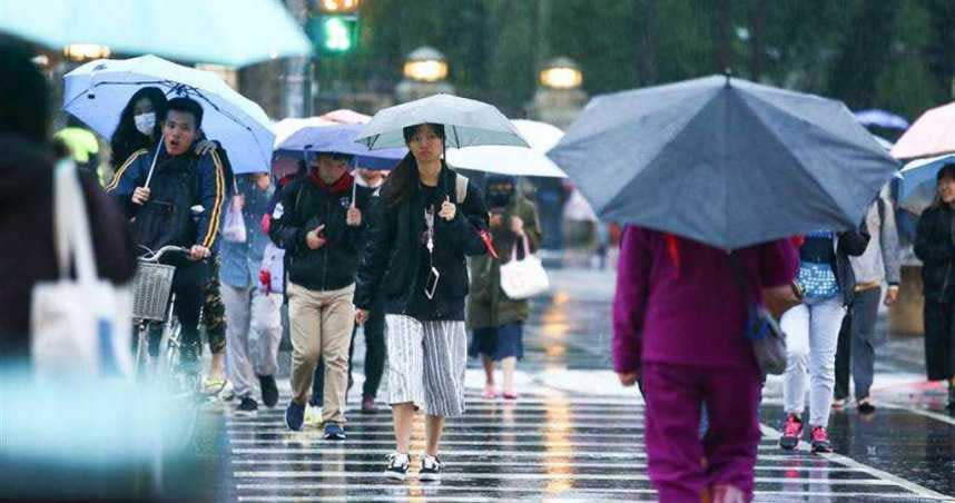 未來一週有2波鋒面來襲，5日北部、東半部及中南部山區有雨。（圖／報系資料照）