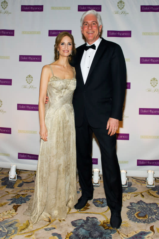 Honoree Kate Lear and CBS News correspondent Dr. Jonathan LaPook attend the Ballet Hispanico 40th Anniversary Spring Gala at Manhattan Center Grand Ballroom on April 11, 2011, in New York City.<p>Michael Stewart/Getty Images</p>