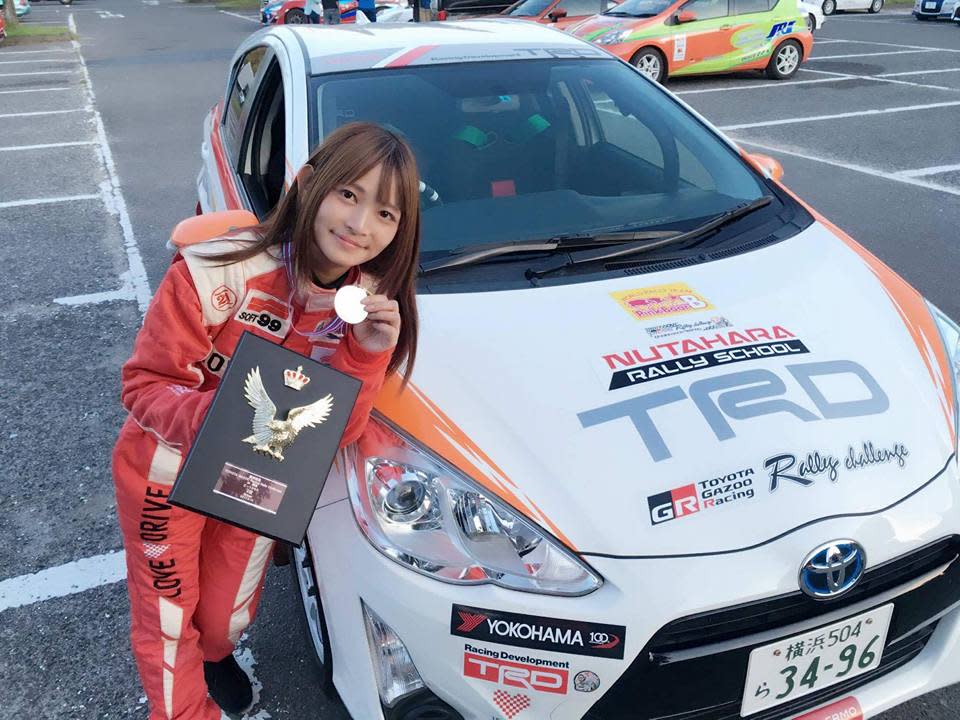 【明星聊愛車】美女賽車手洪銘蔚日本闖天下！只花2年打響名號！