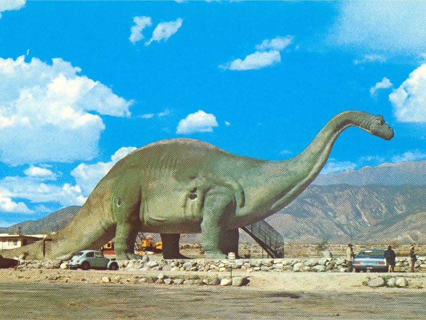 giant brontasaurus roadside