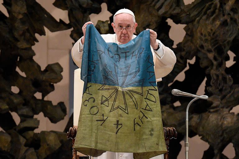 papa Francisco; guerra en Ucrania; Ukraine; Rusia; vaticano; Italia; mundo; bandera