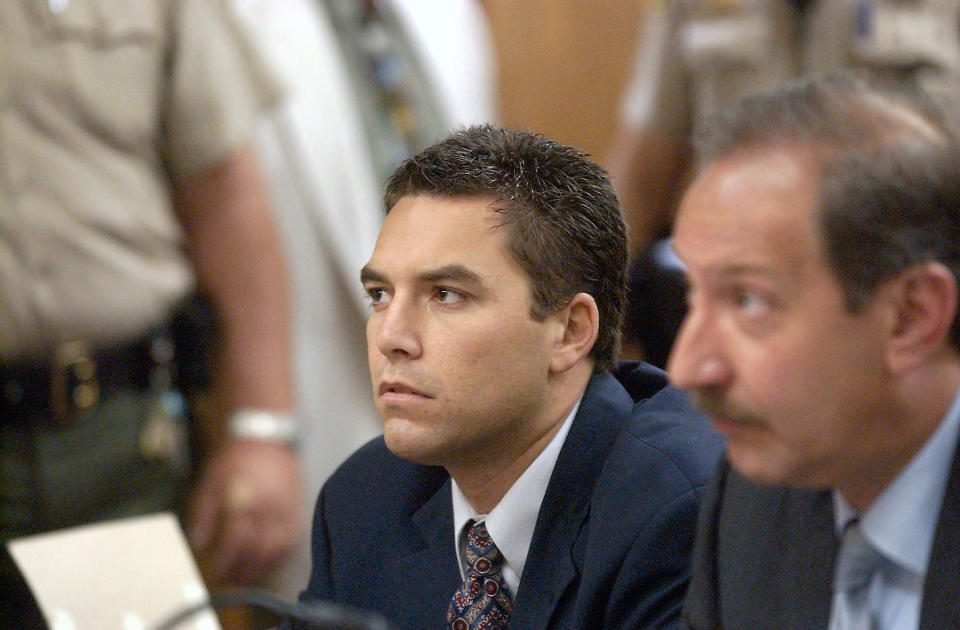 Scott Peterson sitting in court.