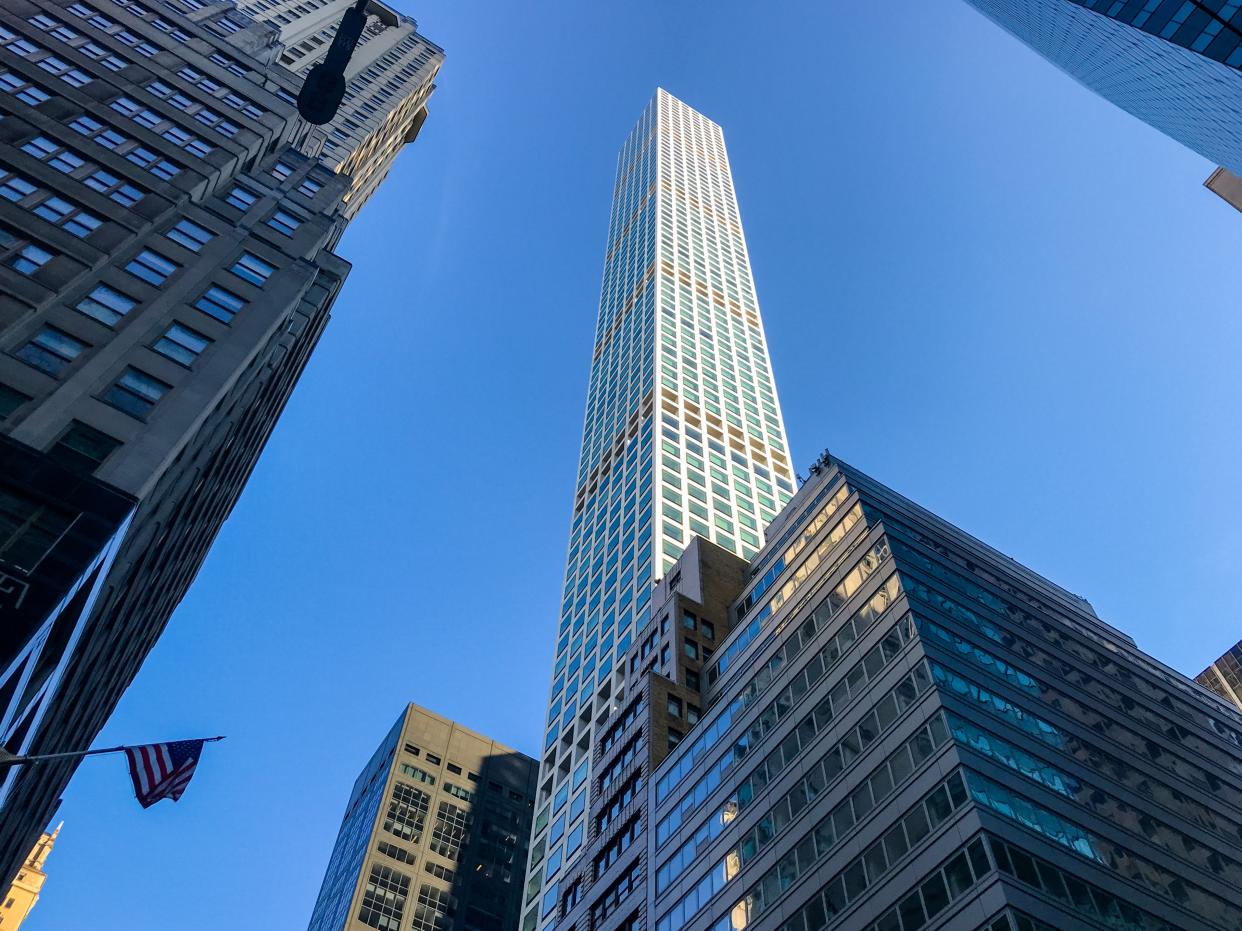 Residents of the 432 Park Avenue residential tower are reportedly suing developers (Getty Images)