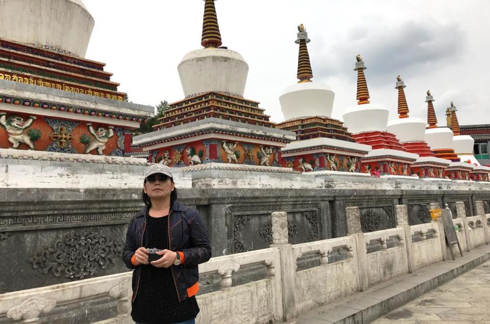 趁著到青海舉辦演唱會，伍佰抽空前往清真寺、塔爾寺等地旅遊。