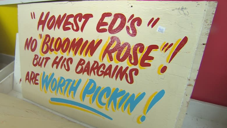 'Don't just stand there!': Honest Ed's hosting final sign sale