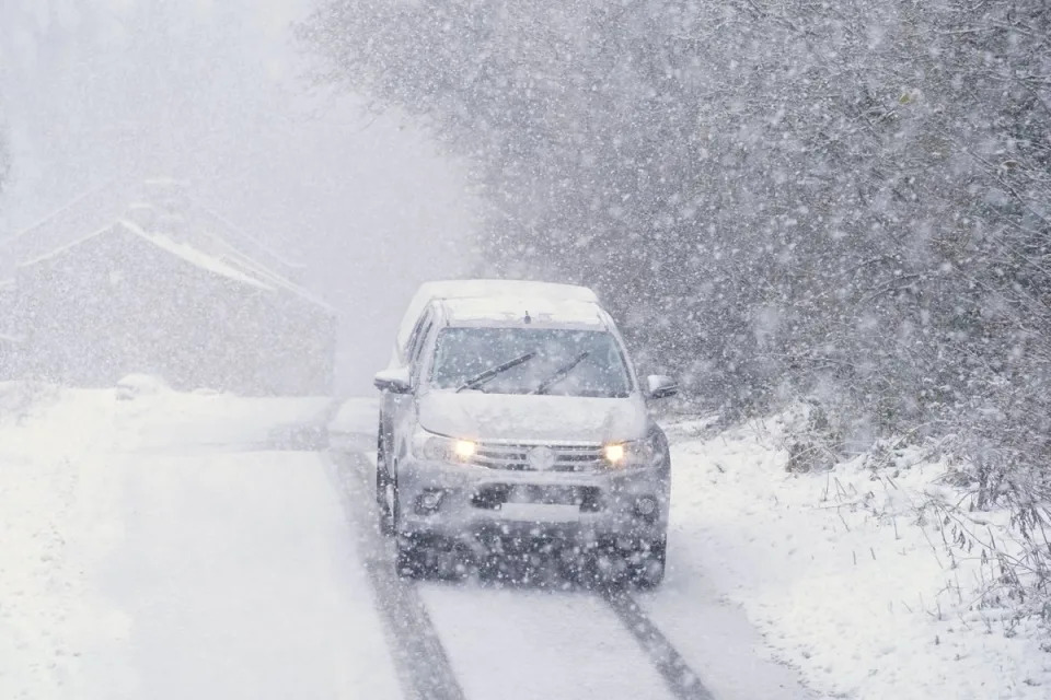 La nieve está causando condiciones de manejo peligrosas (Archivo PA)