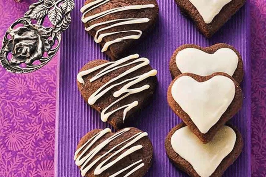 Chocolate hearts filled with chocolate ganache