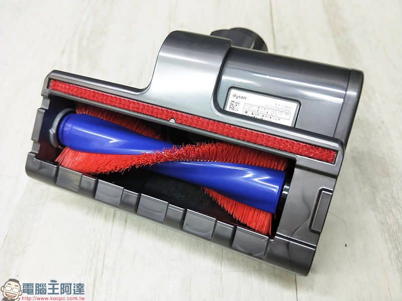 Dyson V8 Absolute+ 開箱！給你無線輕巧、強勁吸力！