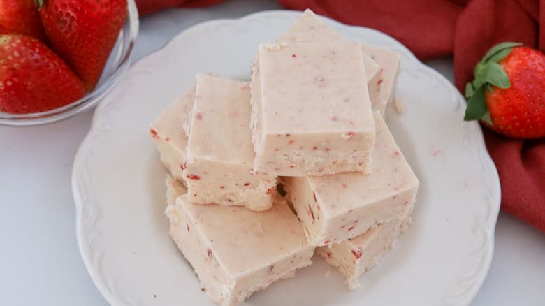 white chocolate strawberry fudge squares stacked