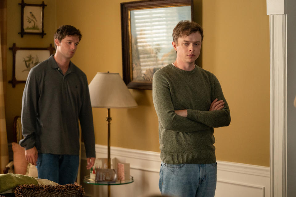 Todd Peterson (Patrick Schwarzenegger) and Clayton Peterson (Dane DeHaan) in The Staircase (Sky)