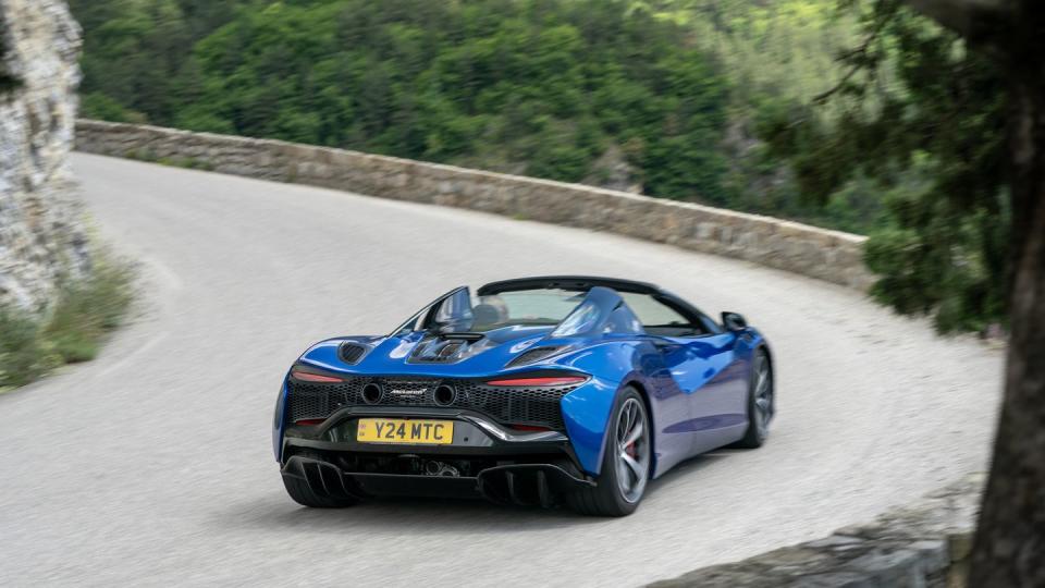 2025 mclaren artura spider