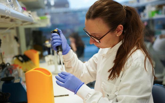 Marina Soares de Silva at the Francis Crick Institute's Ancient Genomics Laboratory preparing ancient DNA for sequencing. / Credit: Stephen Potvin, the Francis Crick Institute