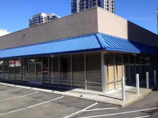 Former Fisker of Bellevue, Washington, dealership, closed as of July 2013 [photo: Brian Henderson]