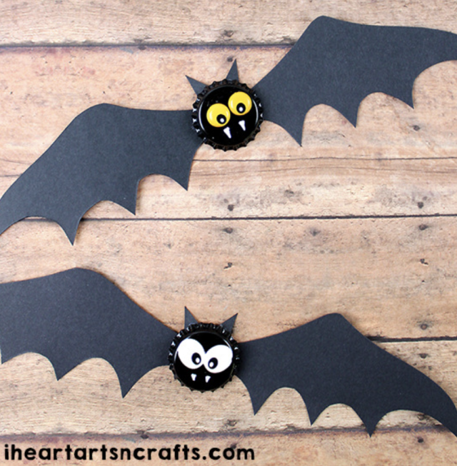 Spooktacular Bat Picture Frame Craft for Halloween - Mama Likes This