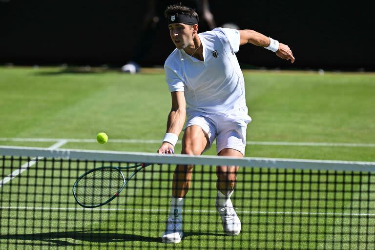 Tomás Etcheverry perdió ante el chino Juncheng Shang en su debut en el ATP de Eastbourne 