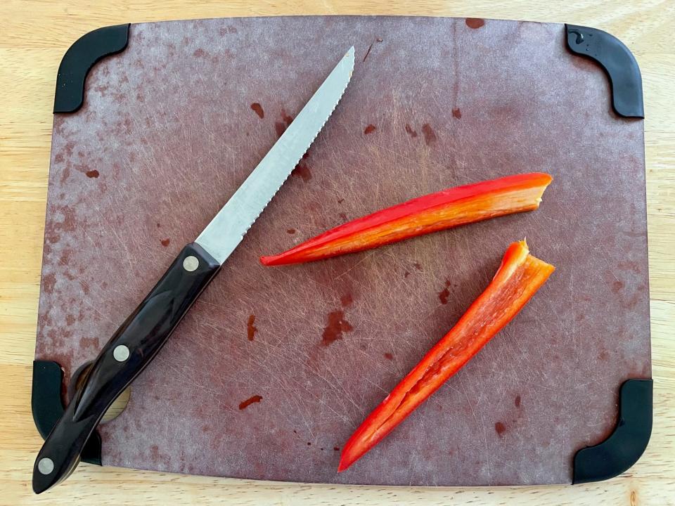 De-seeding the chili for Gordon Ramsay's Burger