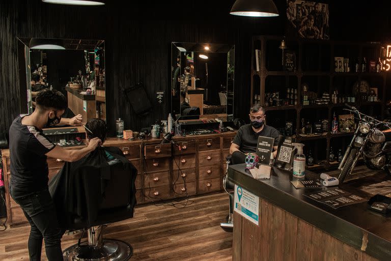 Las nuevas barberías ofrecen una estética vintage